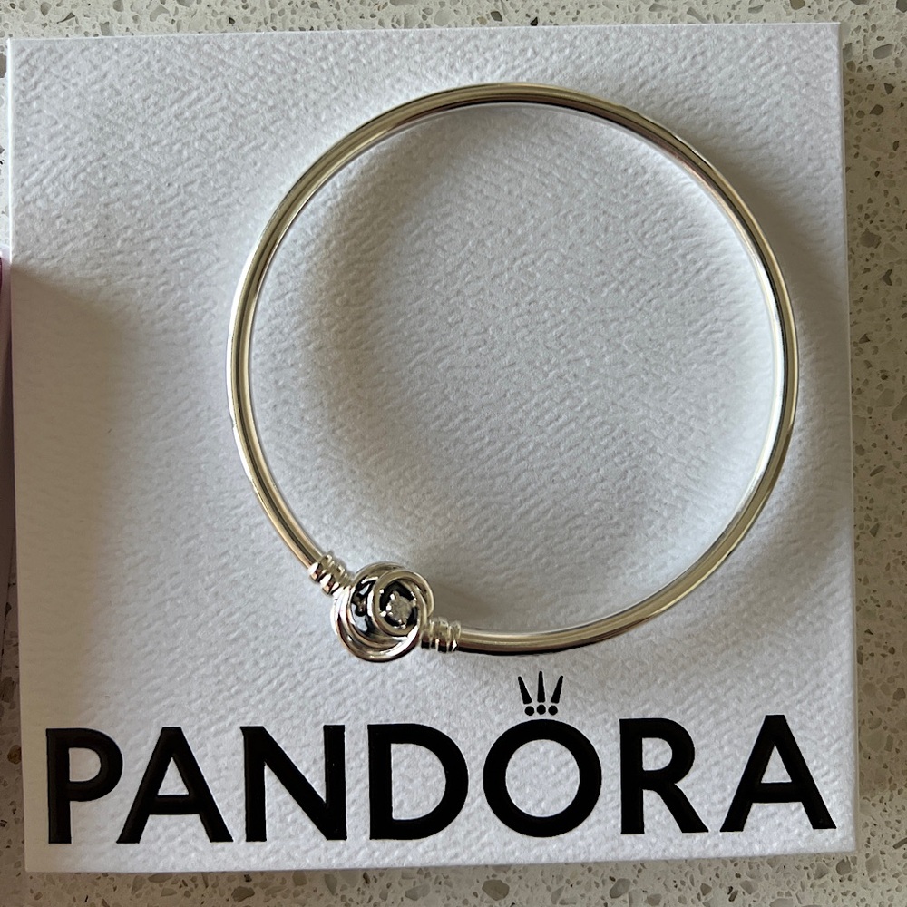 Pandora bracelete